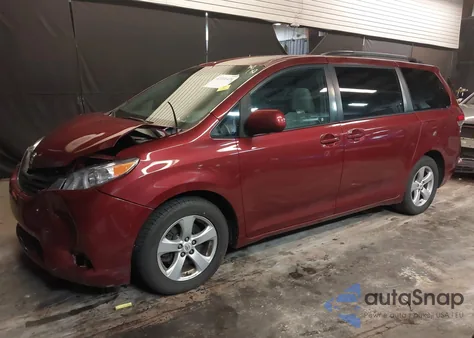 2011 Toyota Sienna Le V6/Le V6 Auto Access Seat z USA, uszkodzony, nr VIN 5TDKK3DC2BS002261
